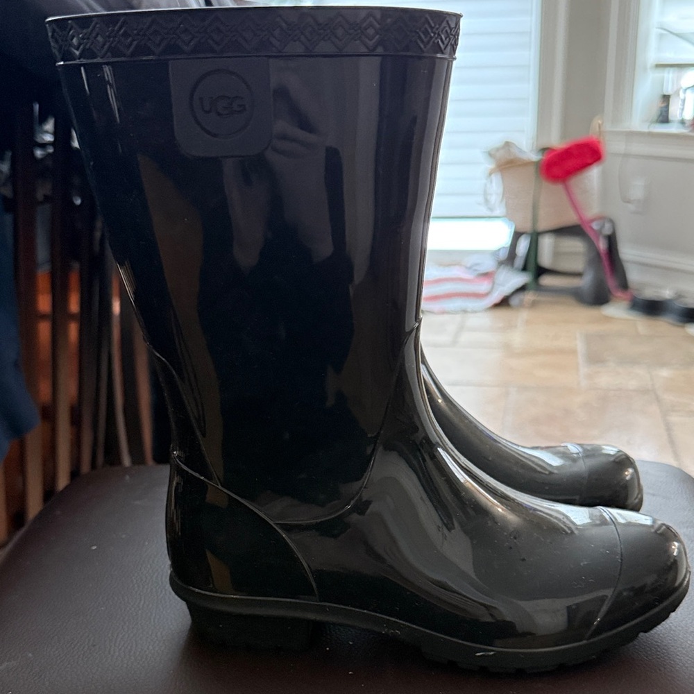 UGG Glossy Black Boots kids